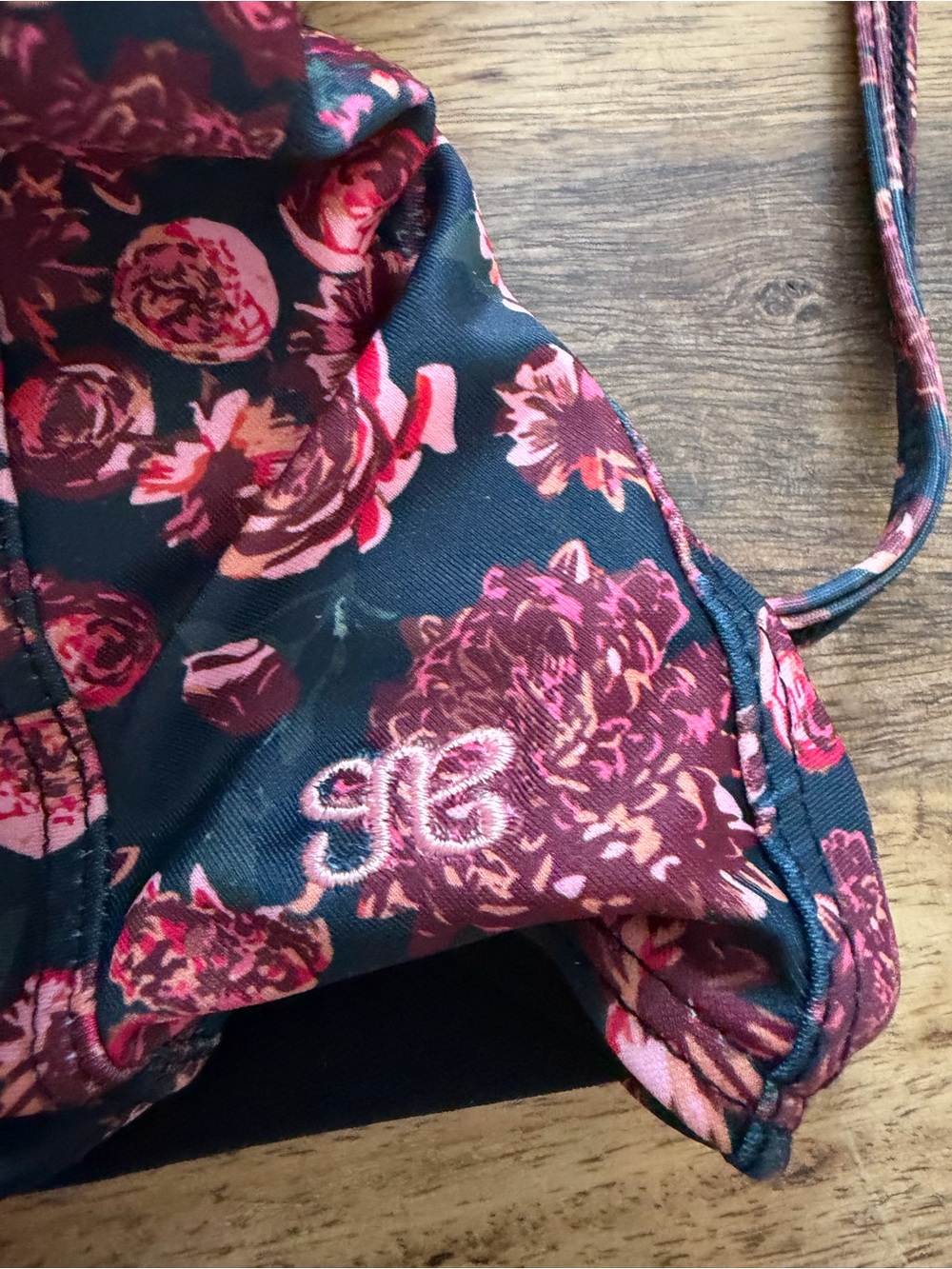 Albion Black Weekender One-Piece with floral ditzy pink/black pattern and tote - Picture 6 of 8